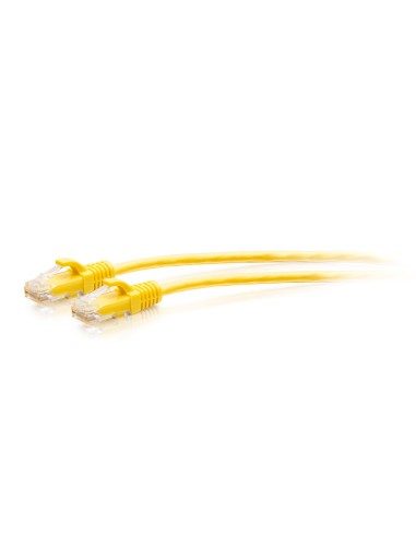 C2G Cable de conexión Ethernet delgado sin apantallar (UTP) con protección antienganche Cat6a de 2,1 m - Amarillo